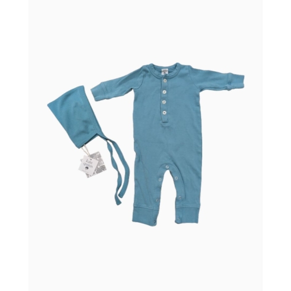 Kate Quinn One Piece with Hat - Picture 7 of 7